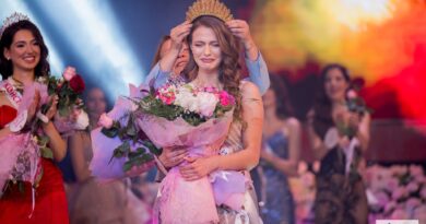 МАРИЯ ШАМБУРОВА Е 57-ТА ЦАРИЦА РОЗА